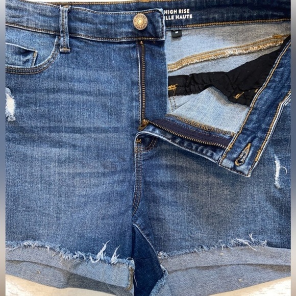Women’s Reitmans high waisted roll up distressed stretchy Jean Shorts size 29 - Picture 6 of 10